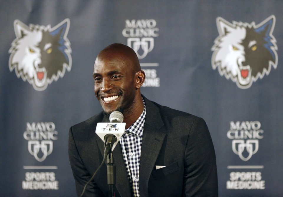 TA：维尼修斯续约要求3000万欧年薪，不排除皇马将他出售可能（TA：维尼修斯续约要价3000万欧年薪，皇马或考虑将其出售）