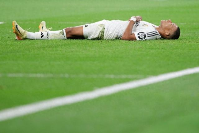 阿德巴约：过去4战我们场均只得108分左右，必须改变这一点（阿德巴约：近四战球队场均仅108分，必须改善进攻表现）