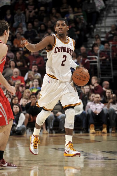 NBA战报：狄龙25分，詹姆斯23分，太阳132-108湖人（太阳132-108击败湖人：狄龙25分，詹姆斯23分）