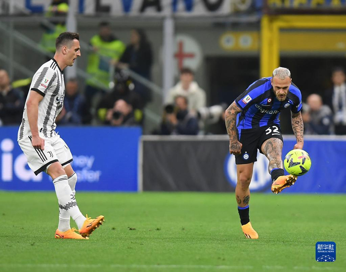 萨拉赫与利物浦关系紧张，欧冠之旅成疑（萨拉赫与利物浦矛盾升温，欧冠前景堪忧）