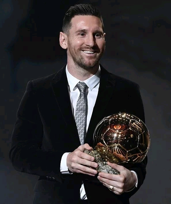 西媒：贝蒂斯与佩莱格里尼达成口头续约协议，新合同至2027年（西媒：佩莱格里尼与贝蒂斯口头达成续约，合约至2027年）