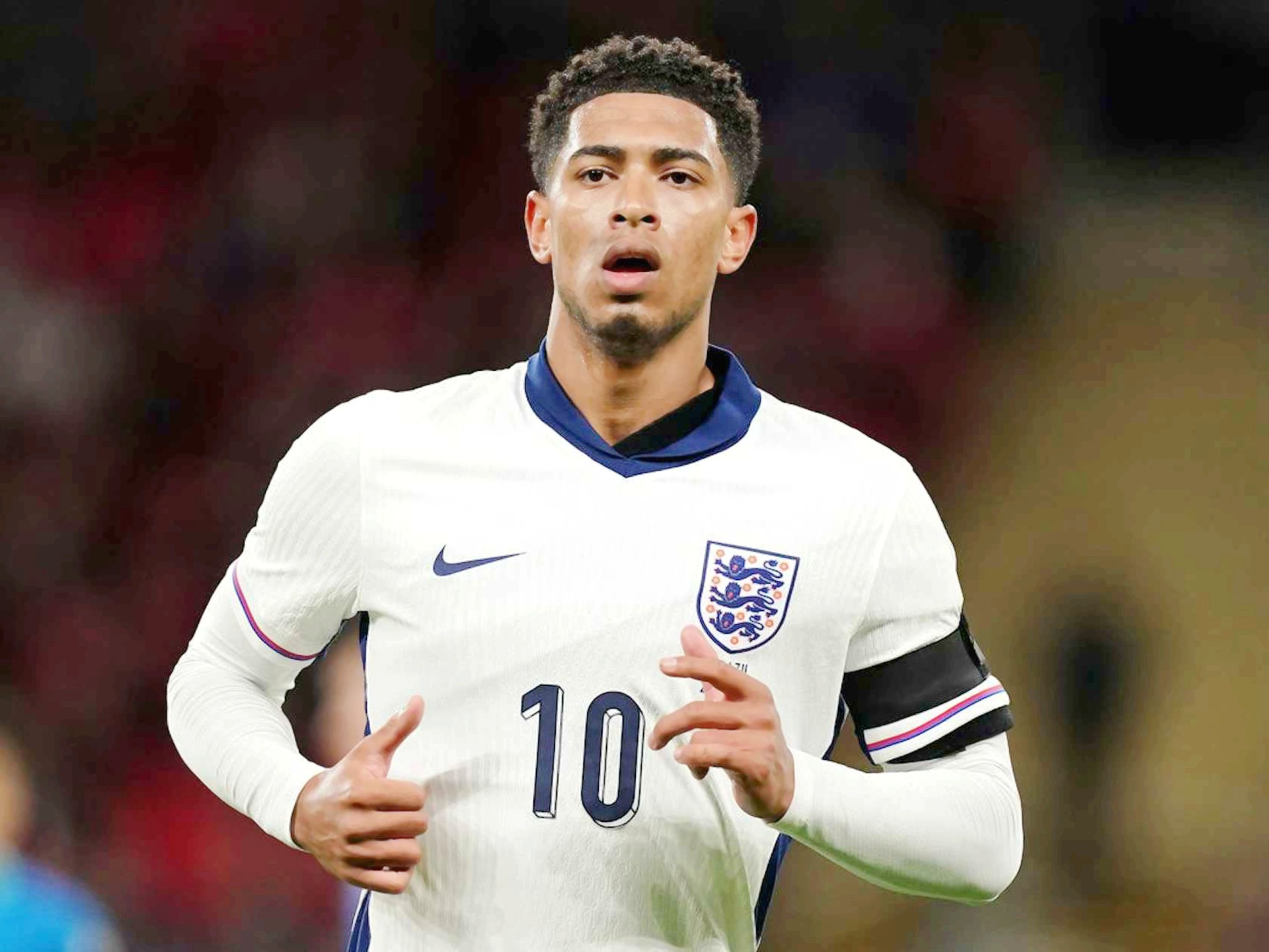 获得机会！加克波萨拉赫均无法出阵，小基耶萨将获得首发机会（机会来临！加克波、萨拉赫双双缺席，小基耶萨有望首发）