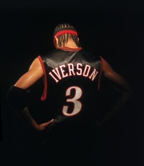 激烈碰撞！杜兰特持球造成东契奇犯规 随后两罚全中（火药味十足！杜兰特持球造东契奇犯规，随后两罚全中）