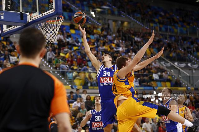 每体：一家土超俱乐部的现任主席和前主席涉赌被逮捕（每体：土超某俱乐部现任与前任主席因涉赌被捕）