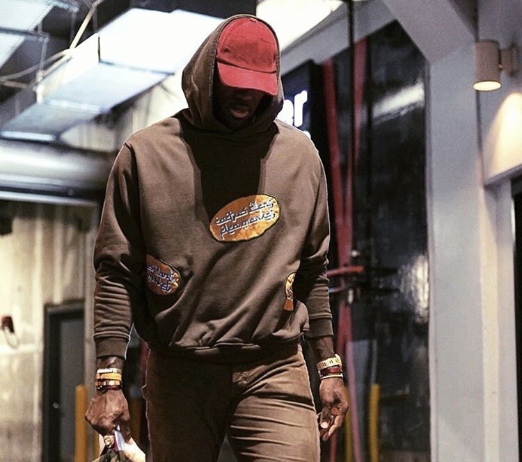 博主：国足选帅名单已上报，竞争主要在邵佳一和李国旭间展开（博主称国足主帅候选名单已提交，邵佳一与李国旭成为主要竞争焦点）