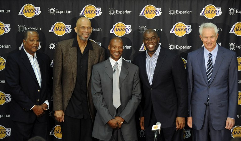 官方：恩佐、阿尔瓦雷斯、朱利亚诺和莫利纳退出阿根廷大名单（阿根廷队官宣：恩佐、阿尔瓦雷斯、朱利亚诺、莫利纳已退出国家队名单）