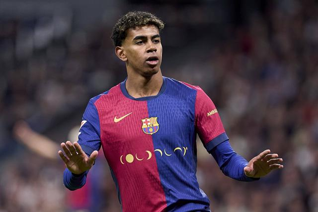 因抱怨染黄，内马尔：裁判不仅水平差，傲慢的态度也令人作呕（因抱怨吃到黄牌，内马尔怒斥裁判：水平低下，傲慢态度令人作呕）