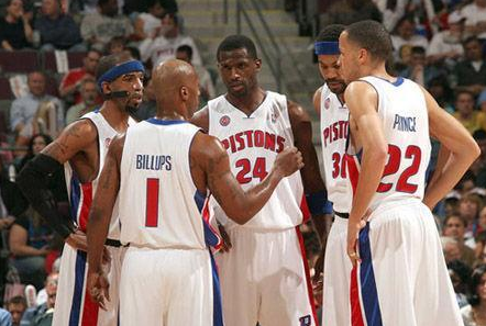 NBA杯半场：希罗&鲍威尔合砍24分，热火暂以57-56魔术（季中锦标赛半场：希罗携鲍威尔合得24分，热火57-56暂领先魔术）