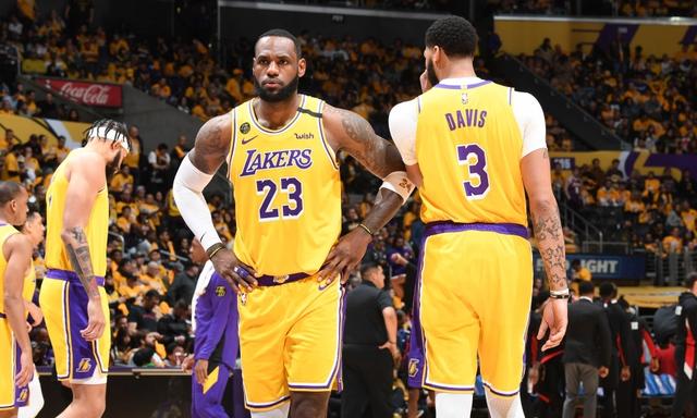 凯莱布·乐福半场表现不佳，正负值-19引发关注（凯莱布·乐福半场低迷，正负值-19备受关注）