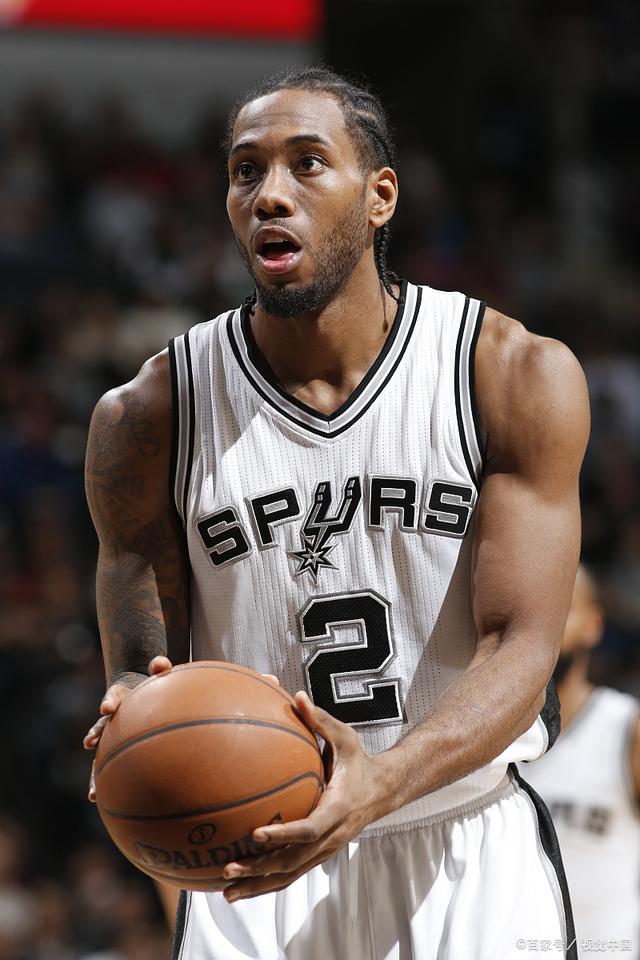 篮球勇士替补中锋贡献关键篮板（勇士替补内线摘下制胜篮板）