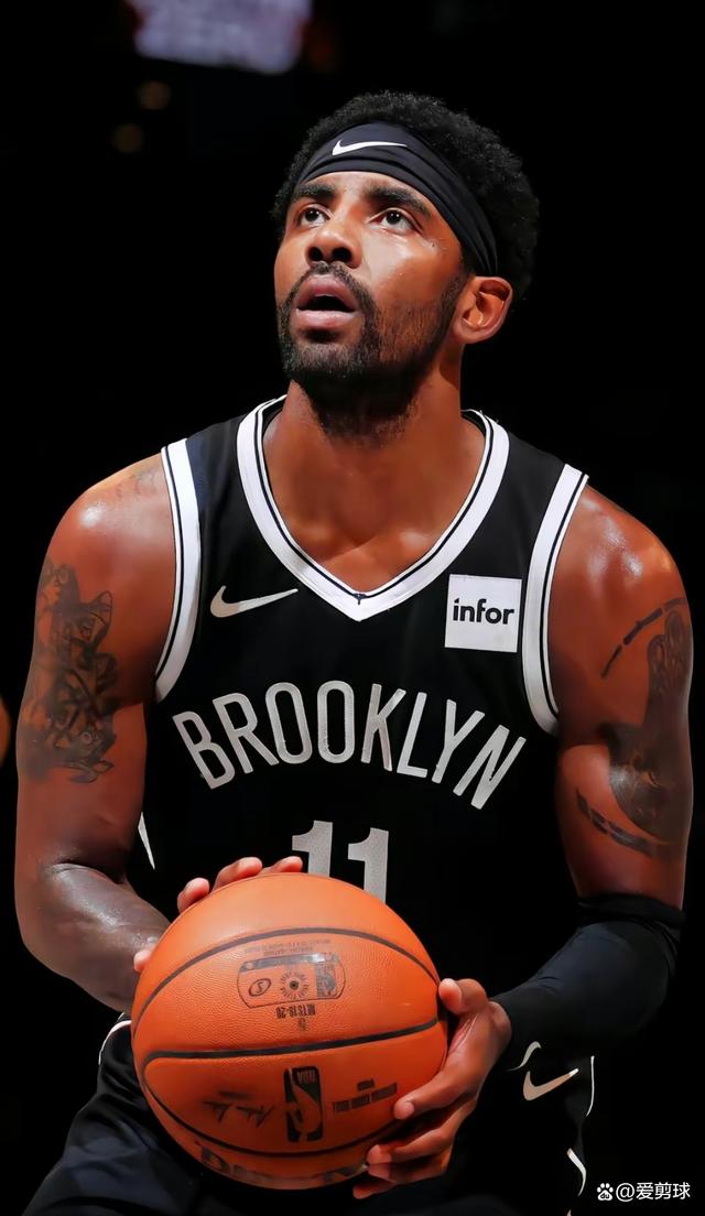 真是丝滑！爱德华兹犹豫步拉杆打进 落地摔倒不慎肩膀受伤（丝滑一击！爱德华兹犹豫步拉杆得分，落地摔倒不慎肩部受伤）