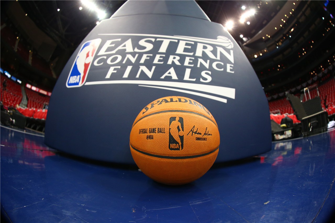 小内姆哈德：控卫界的明日之星（崛起中的控卫新星：小内姆哈德）