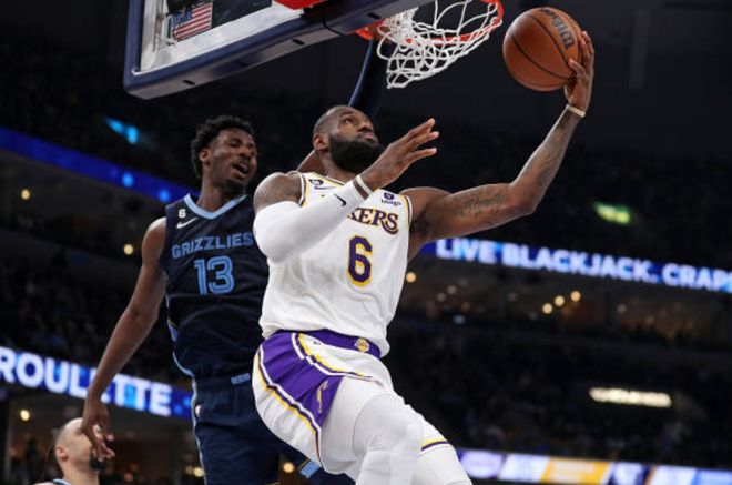 多特青春风暴持续席卷德甲（多特青春旋风再度横扫德甲）