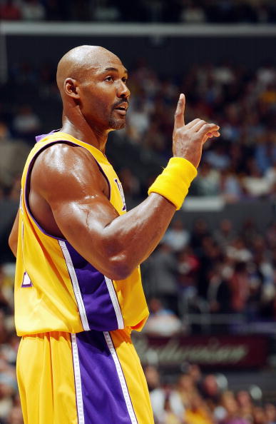 鹈鹕主帅：奎因这种能攻能传的中锋很少见，他成功迈出一大步（鹈鹕主帅盛赞奎因：攻传兼备的稀有中锋，已迈出关键一步）