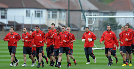 冲击力十足！王哲林拼下前场篮板 随后助攻洛夫顿打进加罚（霸气爆棚！王哲林抢前场篮板后妙传助洛夫顿打成2+1）